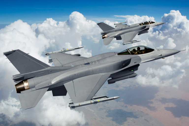 กองทัพอากาศสหรัฐทดสอบเครื่องบินรบไร้คนขับรุ่น F-16 สู่ยุคจักรกลสงครามอัตโนมัติด้วย AI