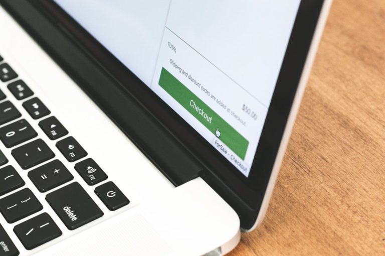 3 การใช้งานจริงของ AI ใน E-Commerce ปัจจุบัน