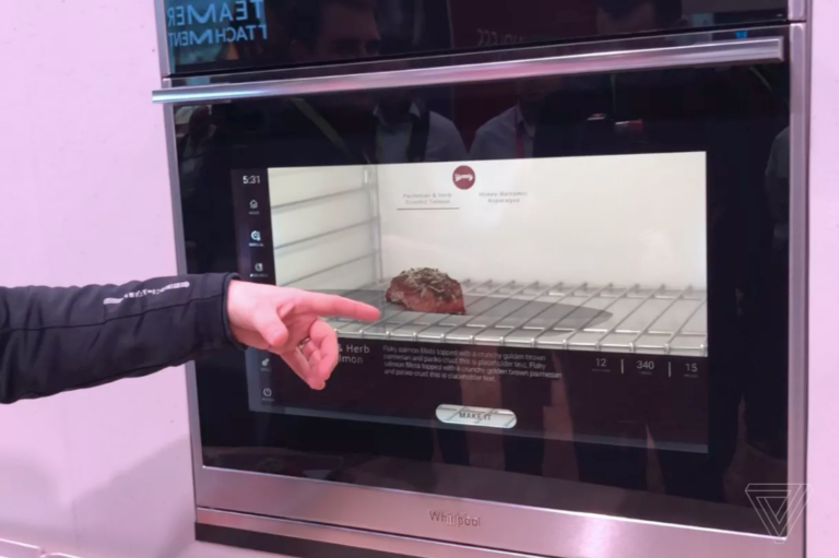 เตาอบอัจฉริยะจาก Whirlpool ใช้ AR เพื่อแนะนำการอบขนมปังให้คุณ