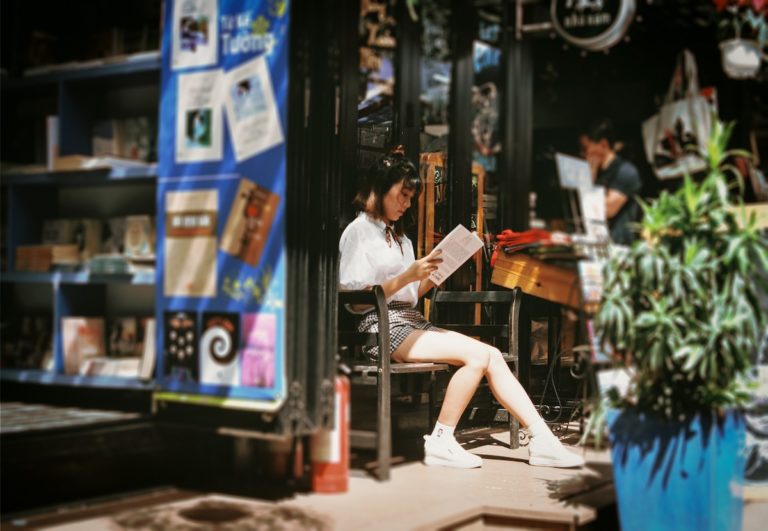 คุณอาจอ่านหนังสือได้จบ 200 เล่มต่อปี ด้วยเวลาที่ใช้ไปกับ Social Media