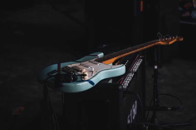“AI/DC” ผู้ใช้ YouTube สร้างเพลงใหม่ AC/DC ด้วย Markov Chain