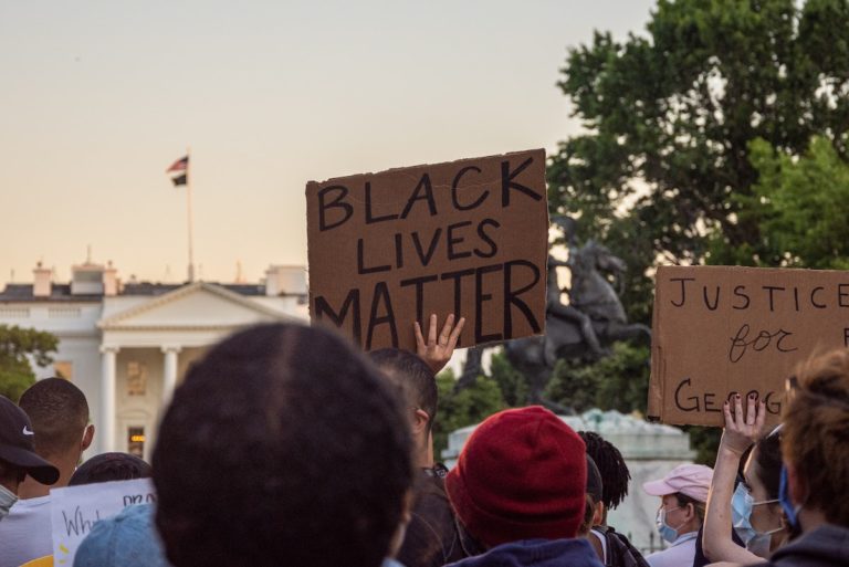 รู้จักที่มาของ #BlackLivesMatter แฮชแท็กการเคลื่อนไหวทางสังคมเพื่อหยุด Racism และความอยุติธรรมที่ฉายซ้ำมาตลอด