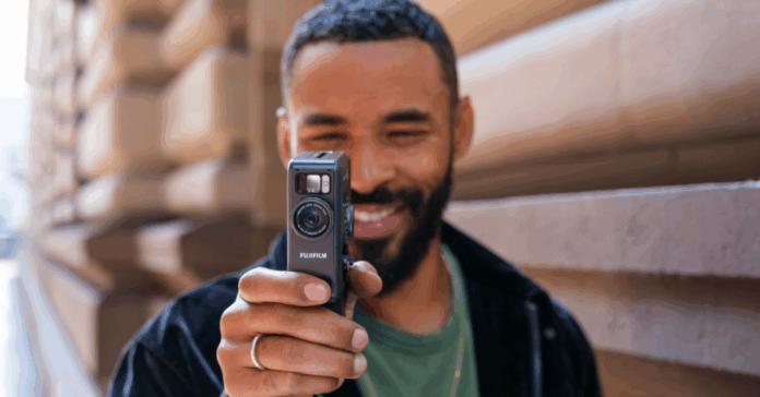 FujiFilm Instax Mini Evo Cinema Cover PR